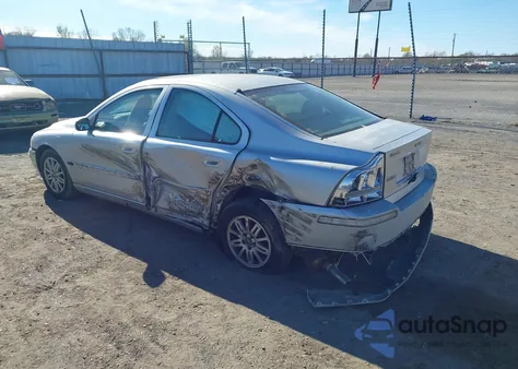 2005 Volvo S60 2.4 из США, поврежденный, VIN YV1RS612X52457487